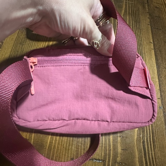 Lululemon Pink Everywhere Belt Bag EUC - Picture 4 of 4